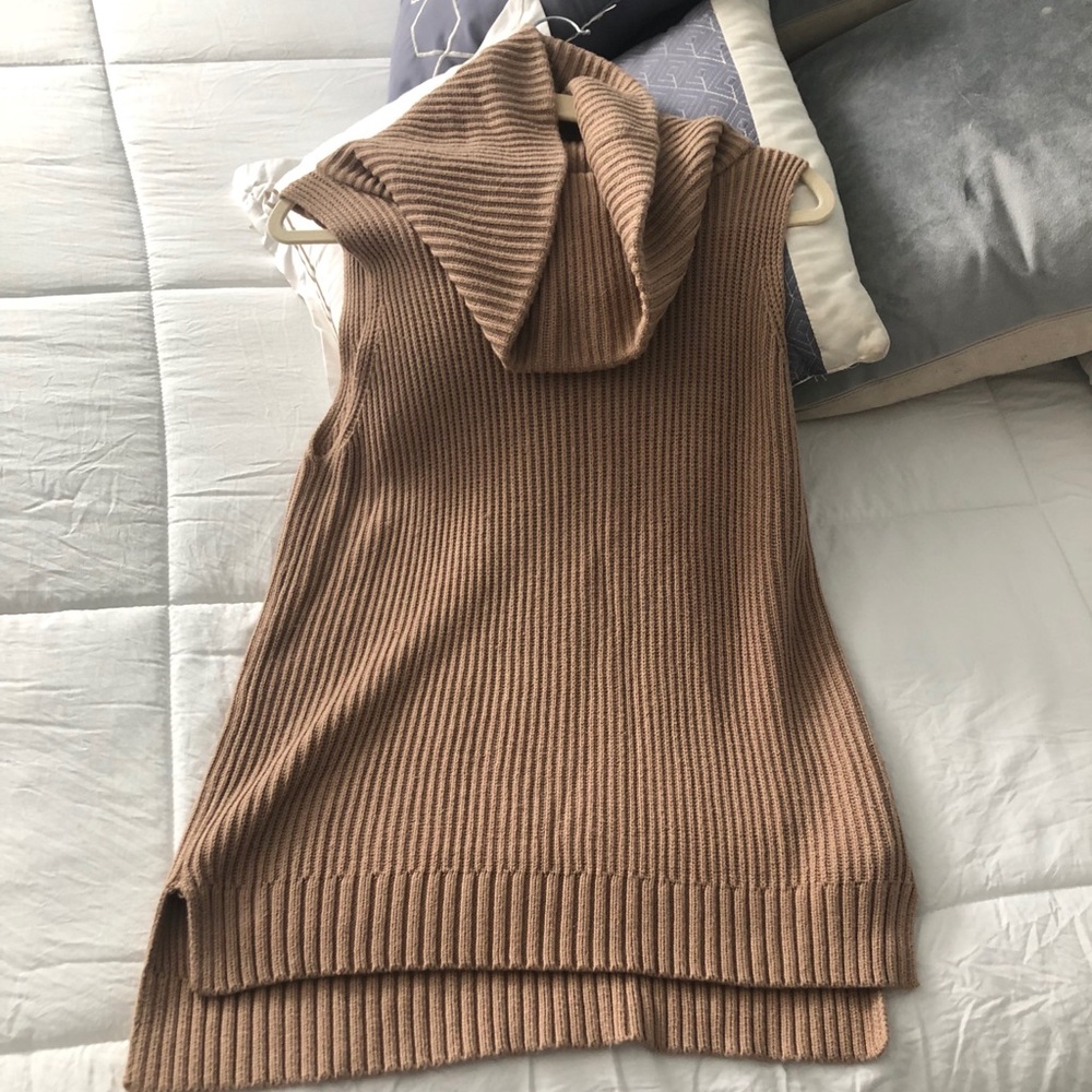 Michael Korrs sweater